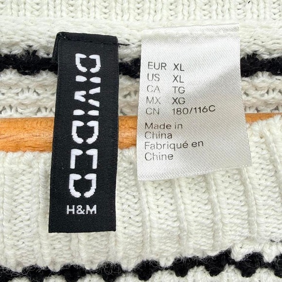 Size Medium, Cable Knit Striped Ruffle Sweater Crop – Black & White 2010 vibes - Picture 4 of 8